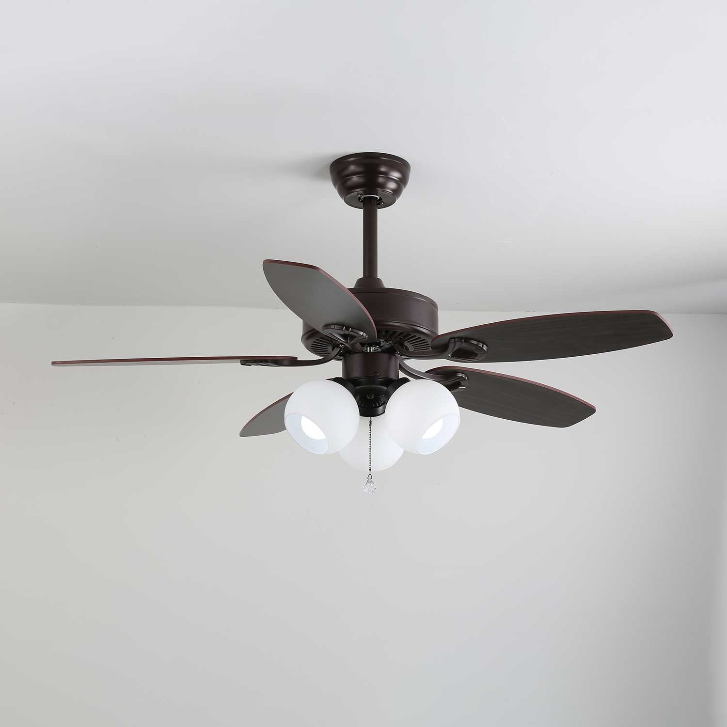 Ventilatore da soffitto Calviera vintage in legno e vetro con classificazione IP20