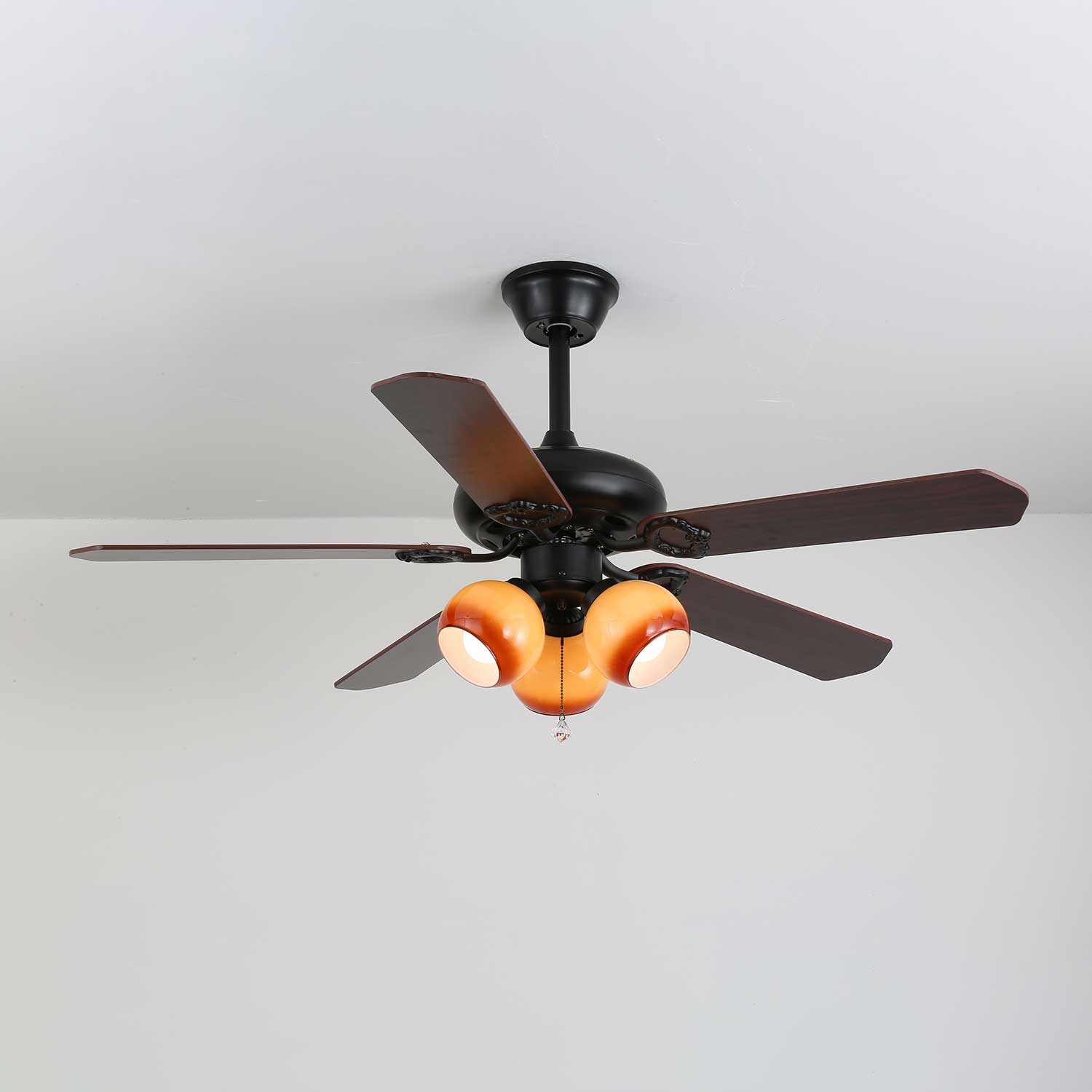 Ventilatore da soffitto Calviera vintage in legno e vetro con luci spente