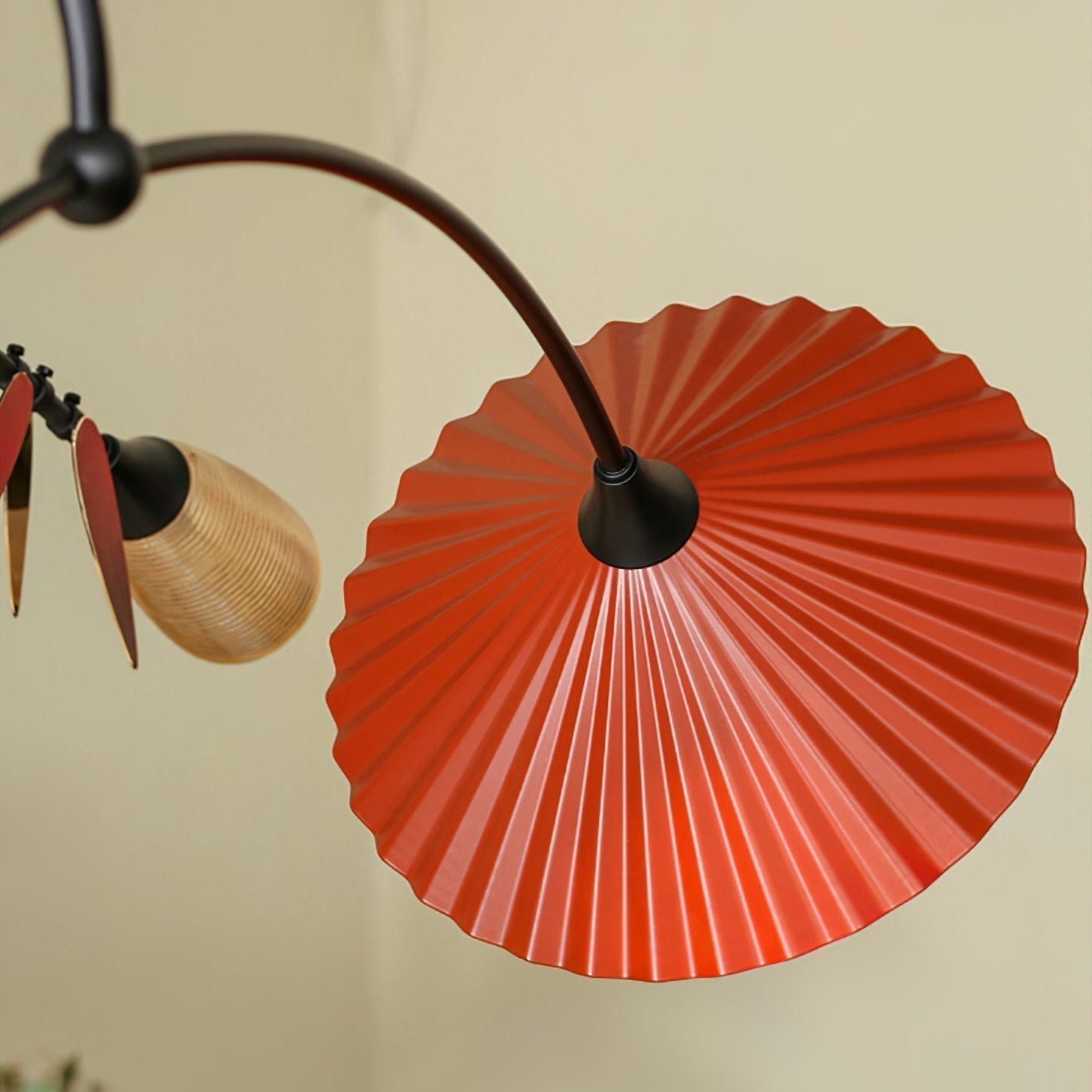 FloraCurv Glass Artisan Pendant Light - Blowlighting