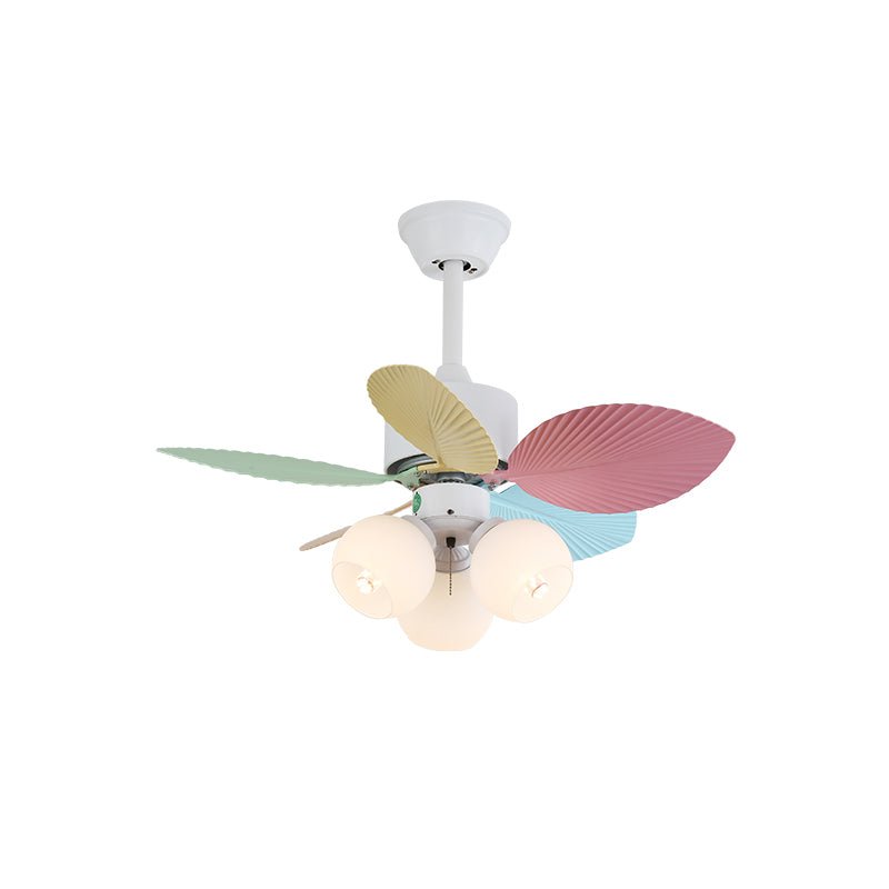 Ventilatore da soffitto Liora in vetro colorato, scatto artistico