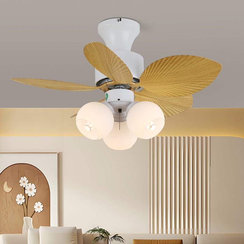 Ventilatore da soffitto Liora in vetro colorato, primo piano del paralume in vetro