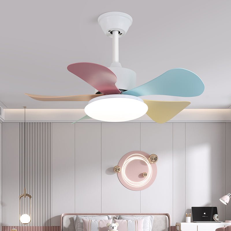 Ventilatore da soffitto Liora in vetro colorato, dettaglio della struttura in metallo