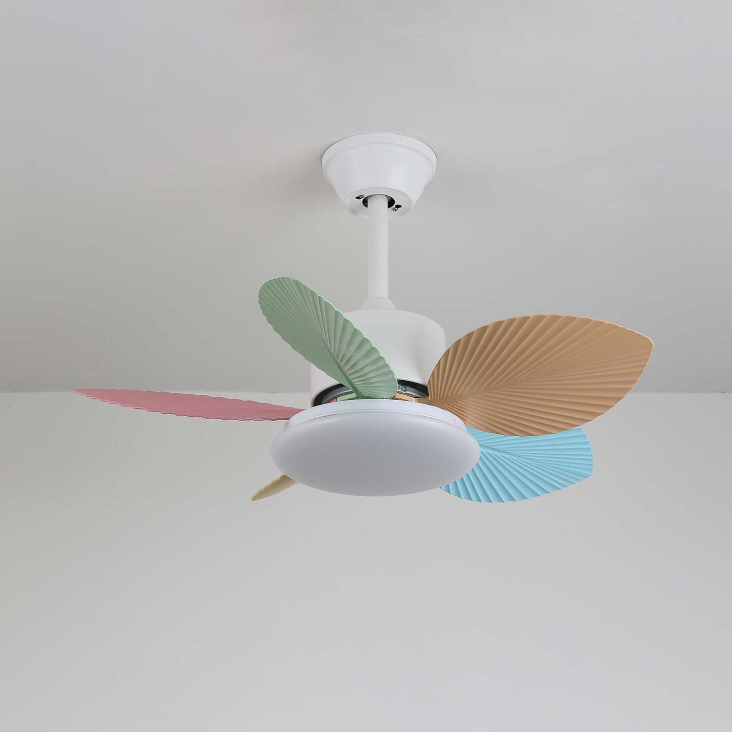 Ventilatore da soffitto Liora in vetro colorato, che illustra la configurazione cablata