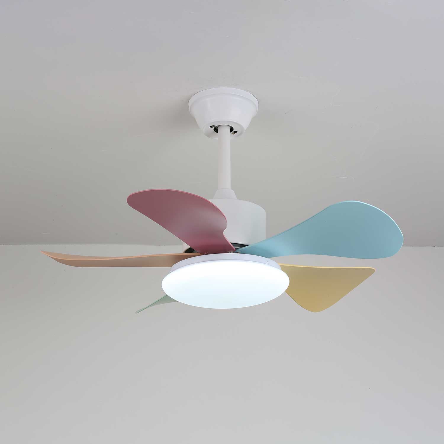 Ventilatore da soffitto Liora in vetro colorato, vista generale 1