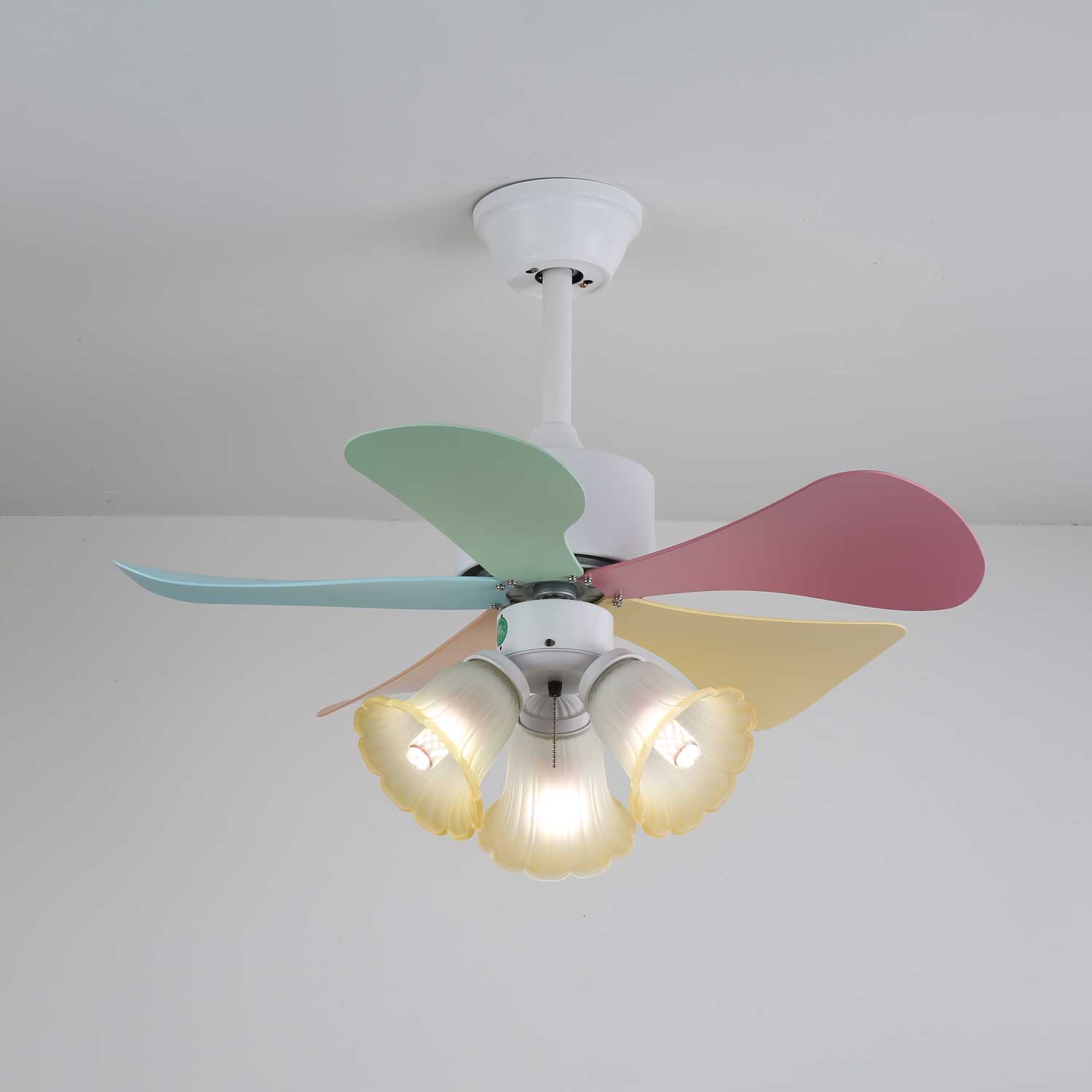 Ventilatore da soffitto Liora in vetro colorato, vista generale 6