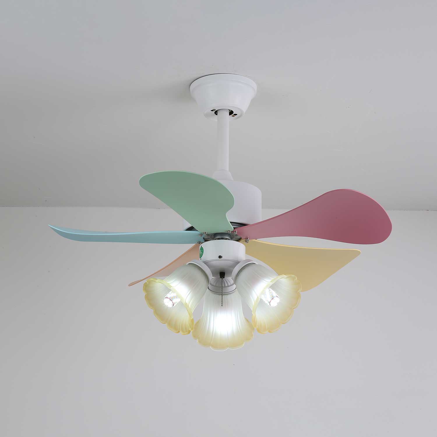Ventilatore da soffitto Liora in vetro colorato, vista generale 7