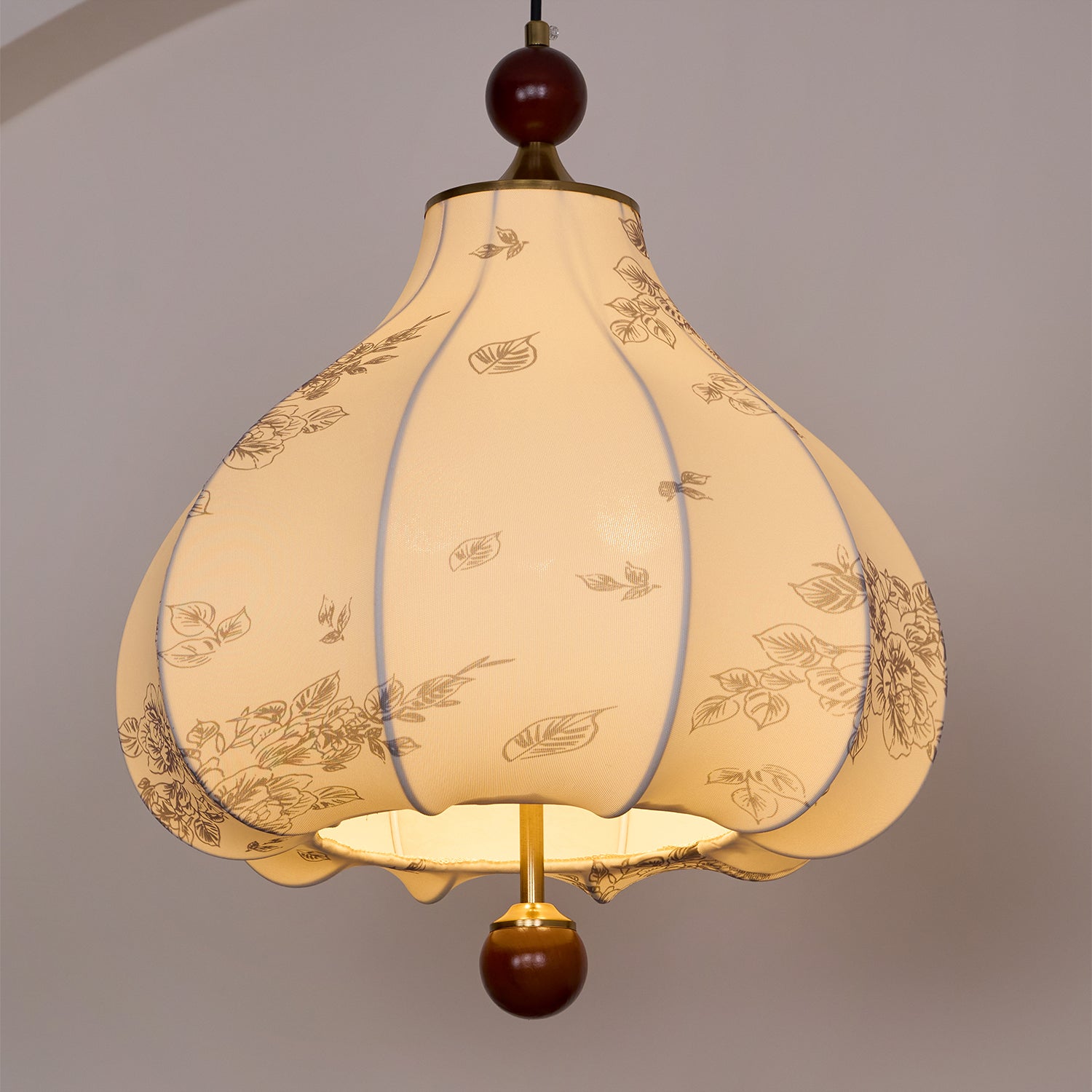 Chestnut Bloom Pendant Lamp - Blowlighting