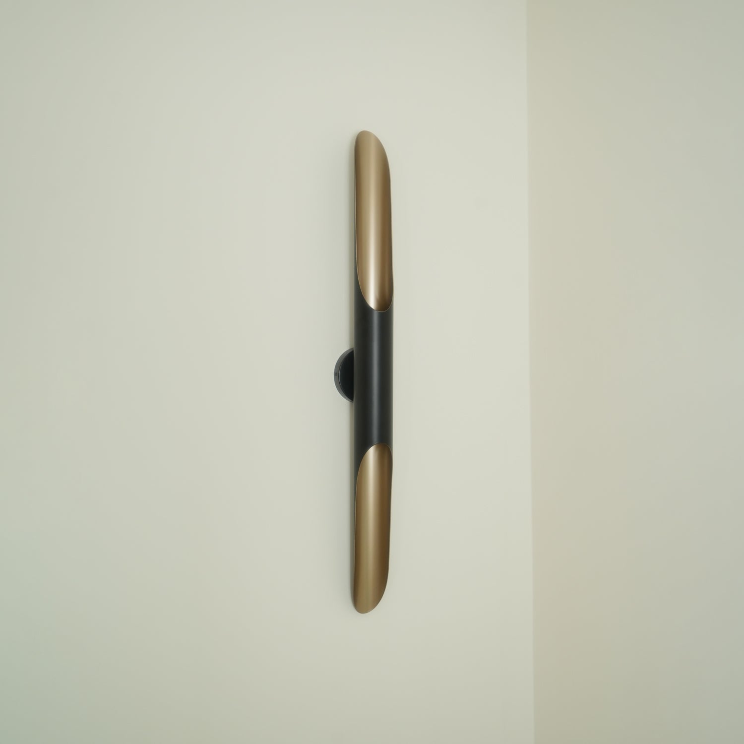 Coltrane Wall Lamp - Blowlighting