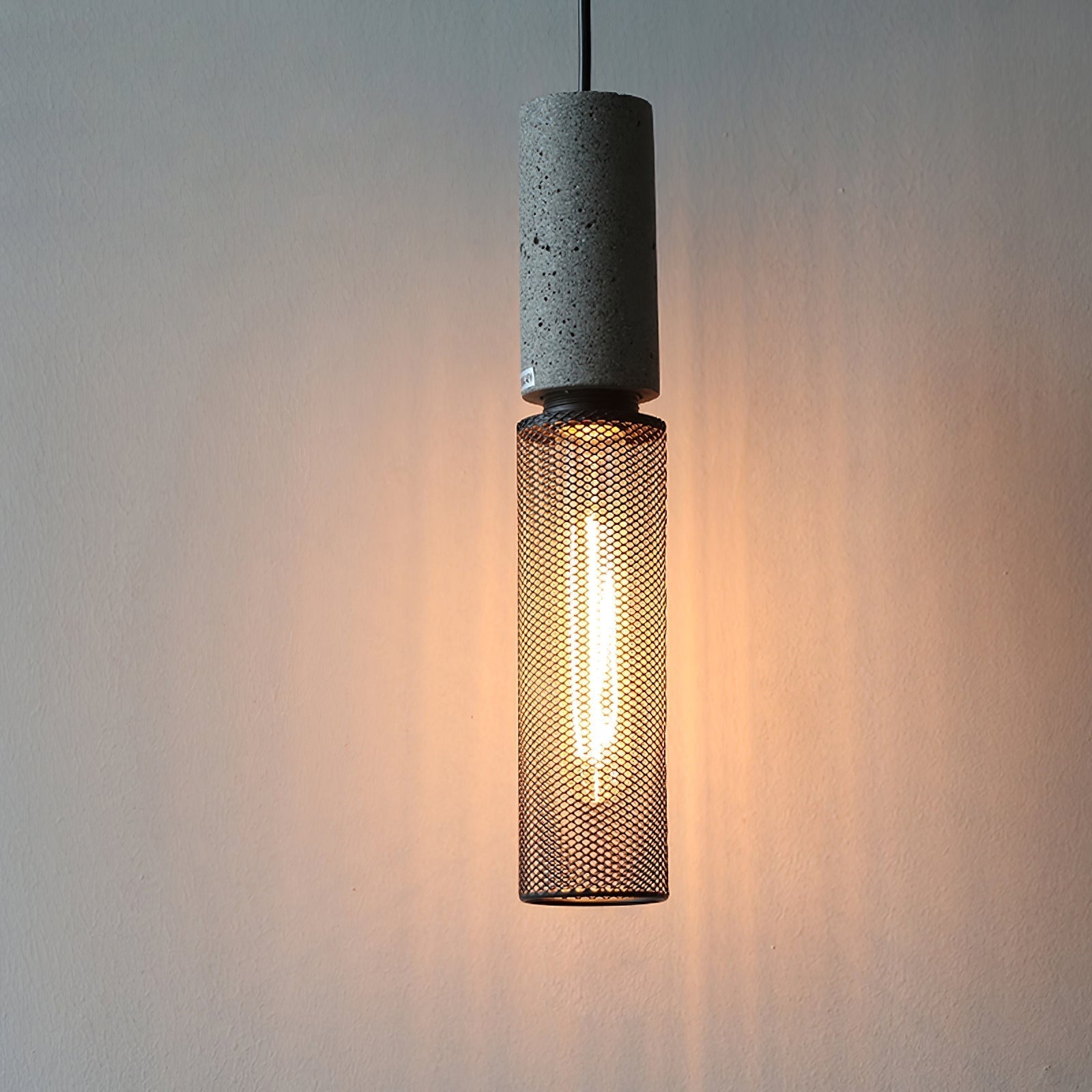 Arisha Lampada a Sospensione Industriale Cilindrica in Cemento