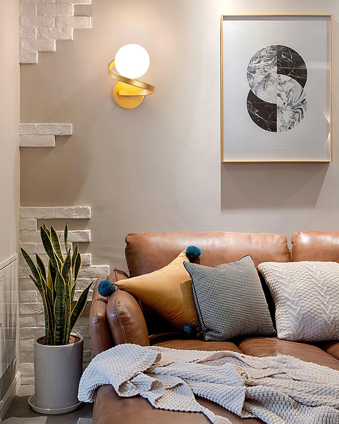 Curved Brass Wall Lamp - Blowlighting