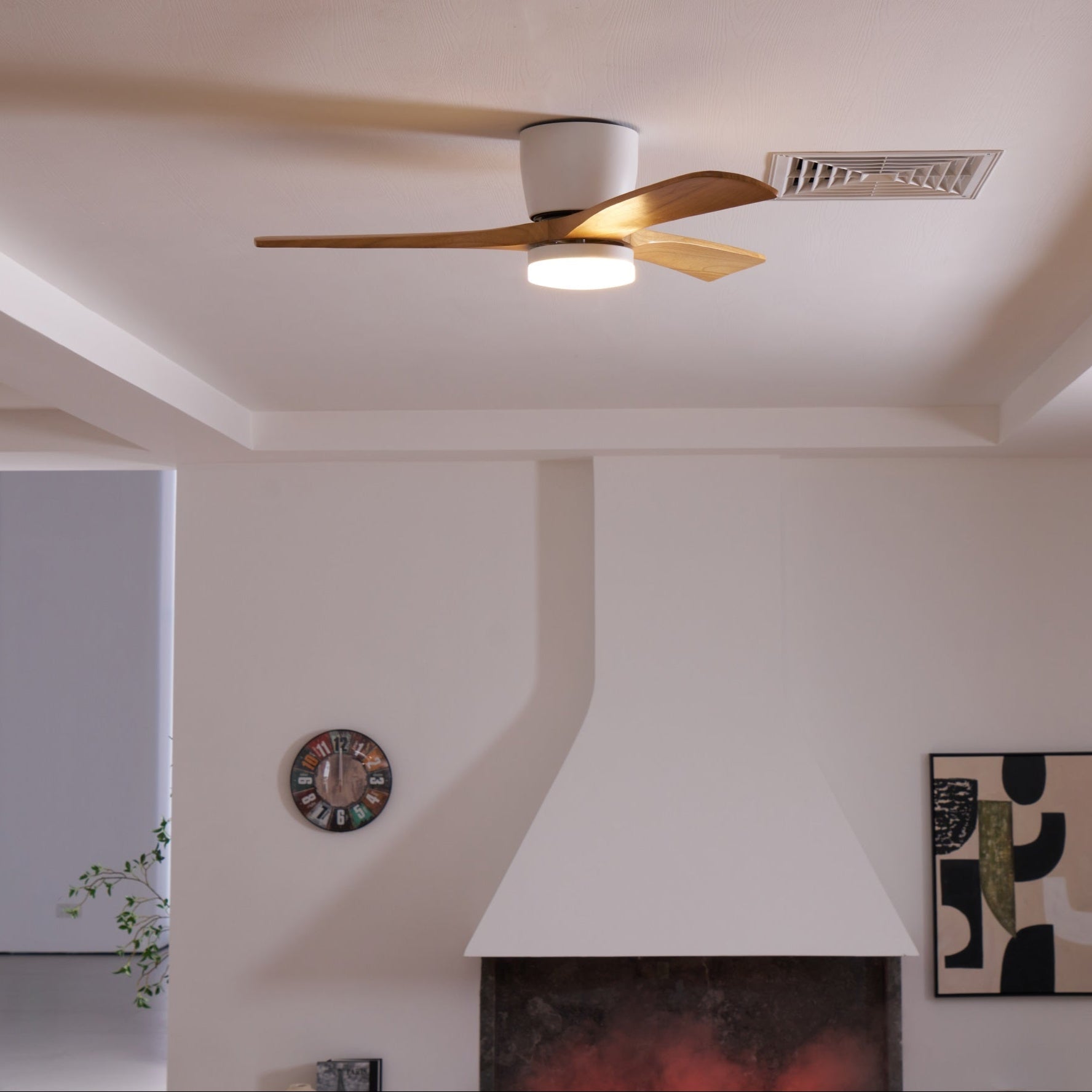 Ventilatore da soffitto Nordico Ezra con luce in un ambiente soggiorno moderno
