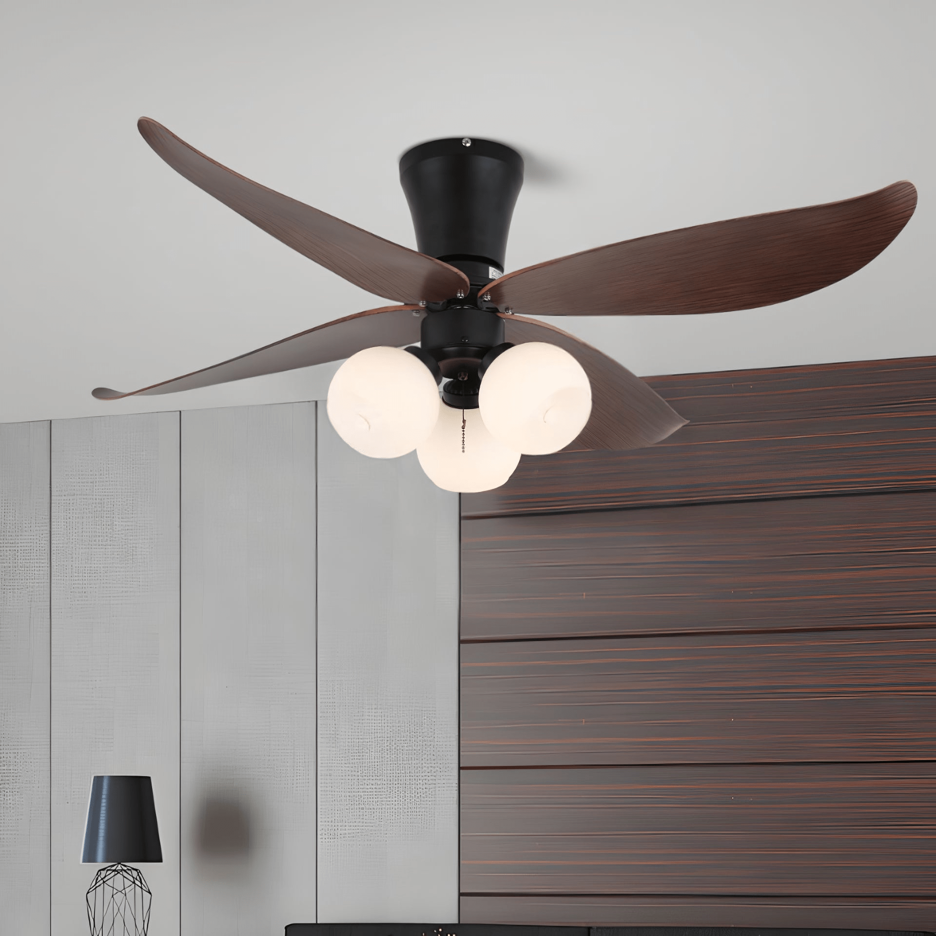 Ventilatore da soffitto Lunair vintage in legno e vetro con pale visibili