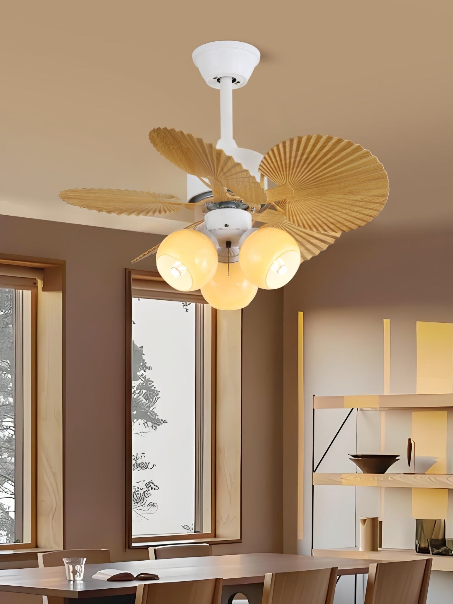 Dimensioni del prodotto per il Modello C del ventilatore da soffitto Aurelia con luce