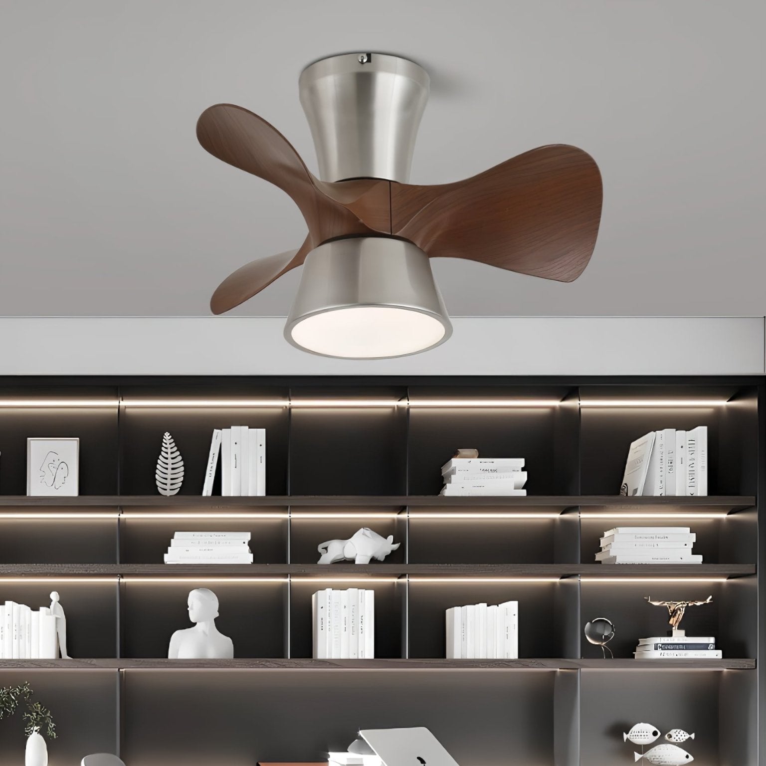 Ventilatore da soffitto moderno Nera in legno con luce, primo piano della luce