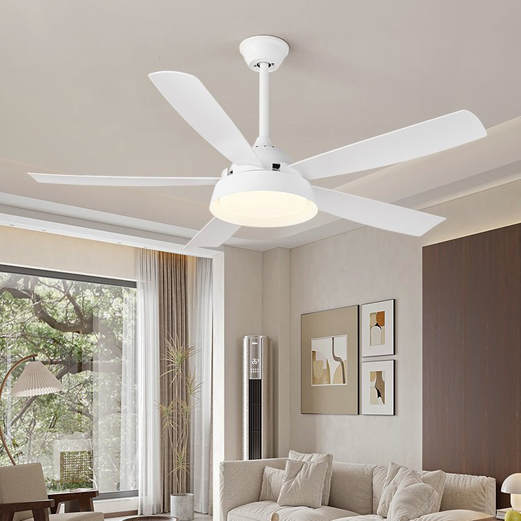 Ventilatore da soffitto Orvino con luce effetto legno, che mostra il paralume bianco