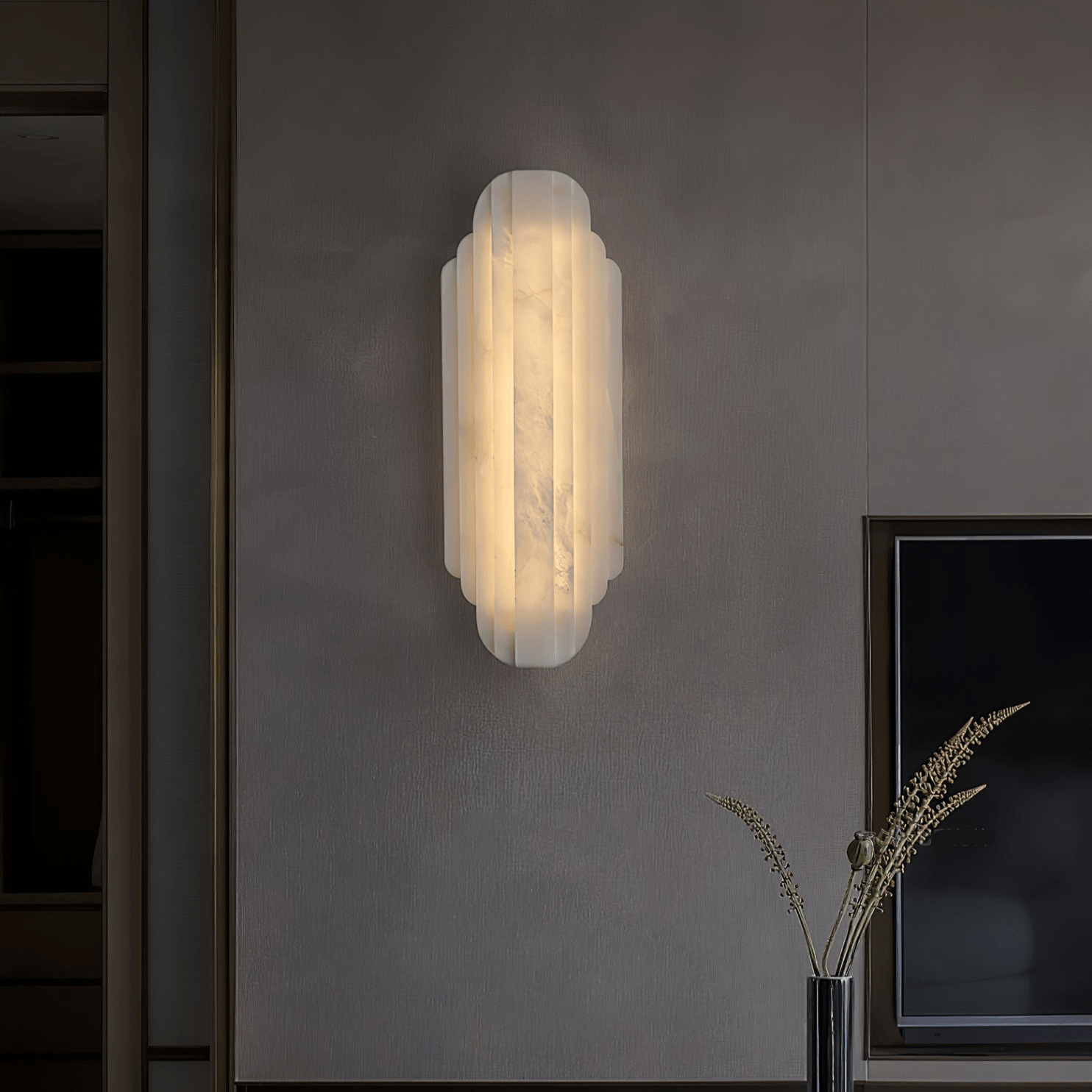 Avthaaris Art Deco Alabaster Wall Light - Neutralighting