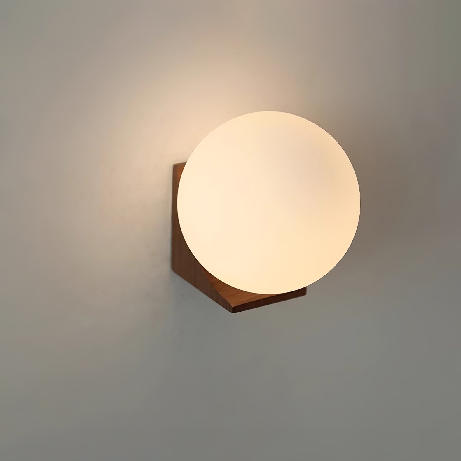 Evelyn Orb Wall Lamp - Blowlighting