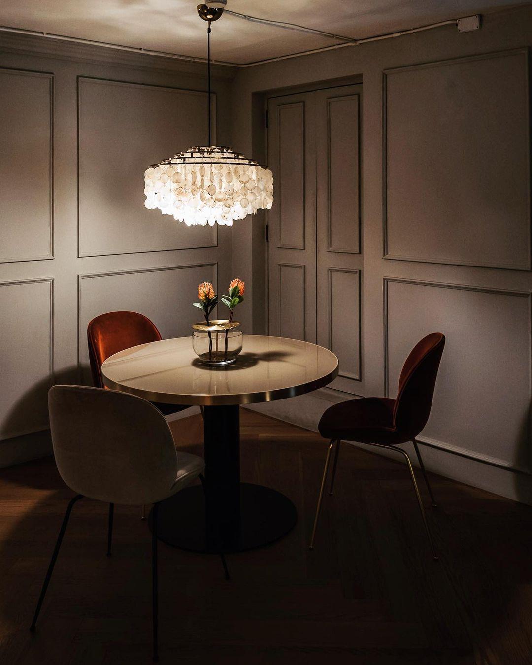 Round Shell Chandelier - Blowlighting