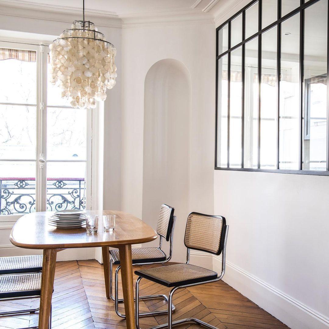 Round Shell Chandelier - Blowlighting