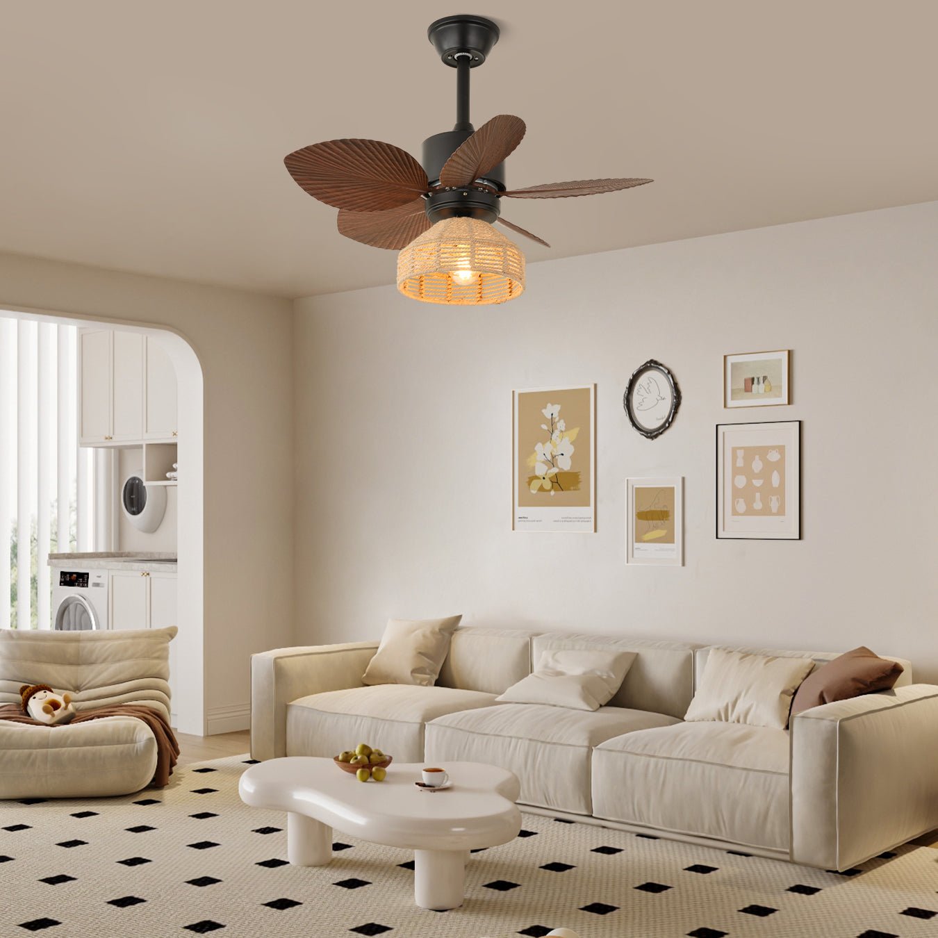 Ventilatore da soffitto Rivora in un ambiente con tema tropicale