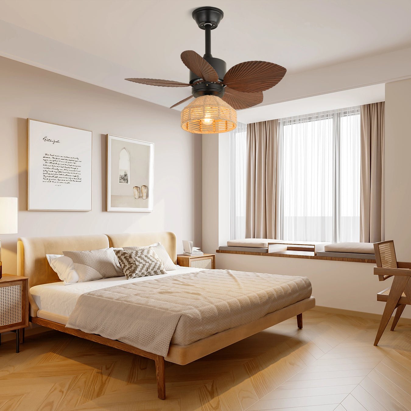 Primo piano del ventilatore da soffitto Rivora che mostra il paralume in rattan e corda di canapa