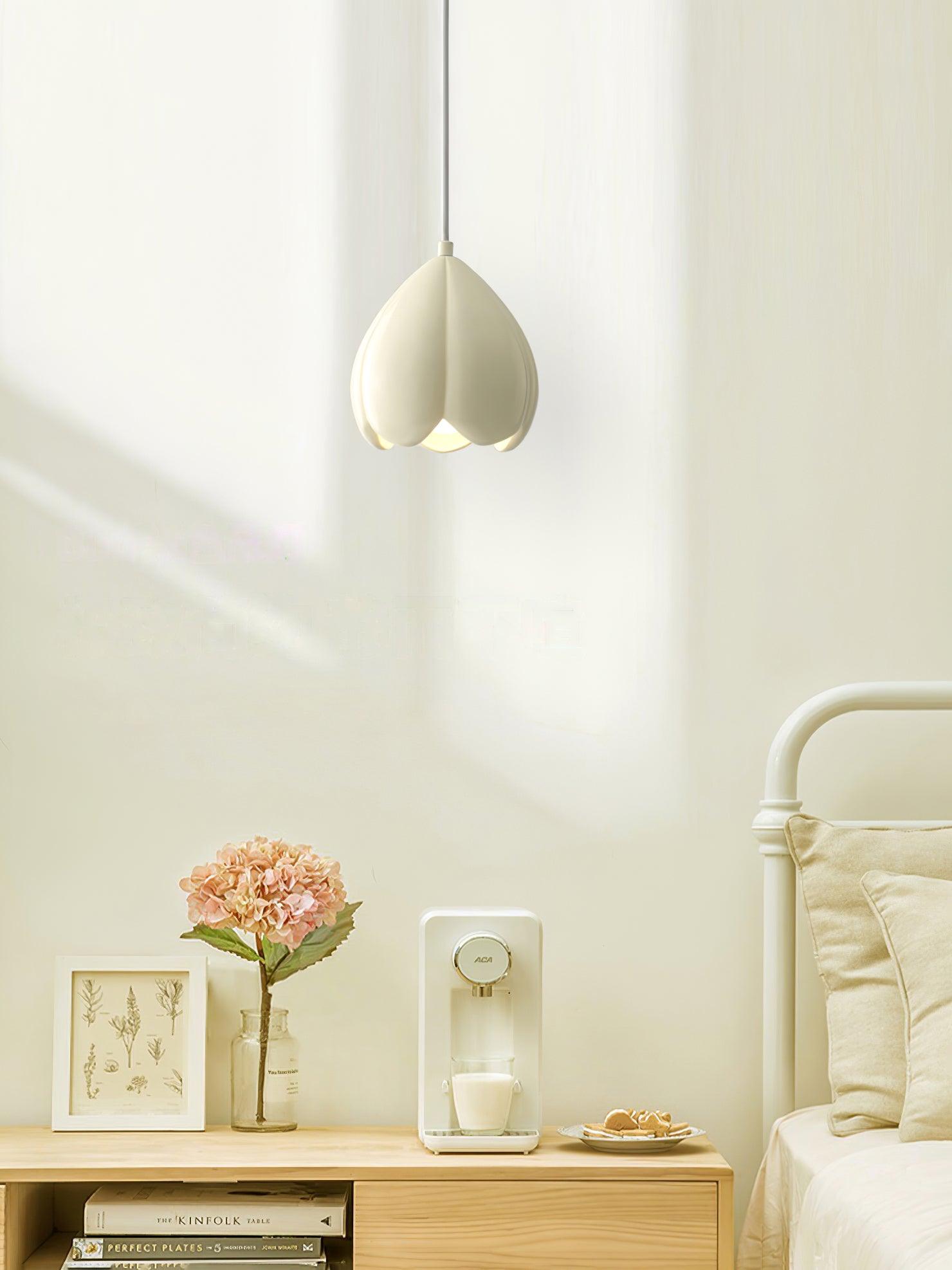 Flower Bud Pendant Lamp - Blowlighting