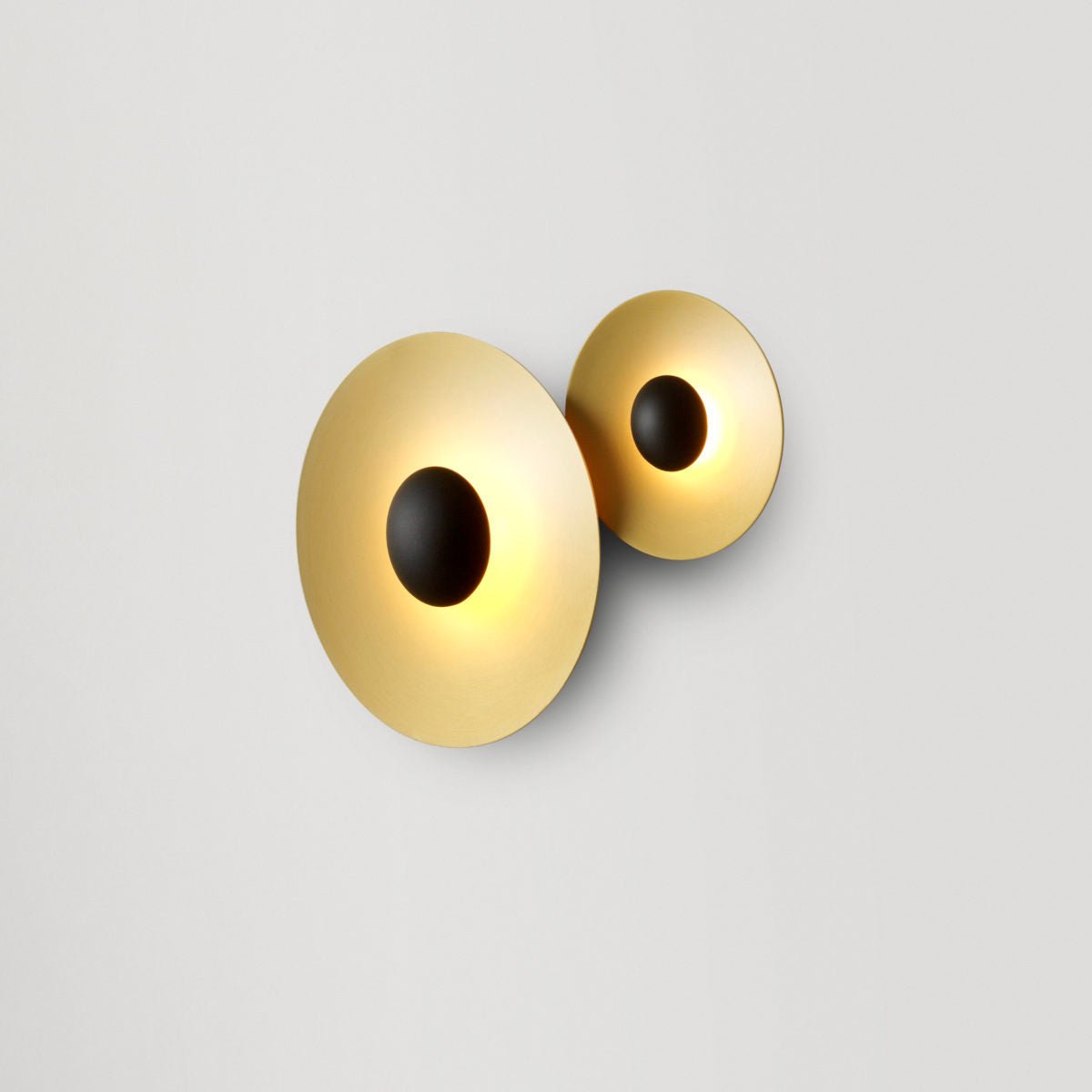 Ginger Modern Minimalist Round Metal Wall Lamp - Blowlighting