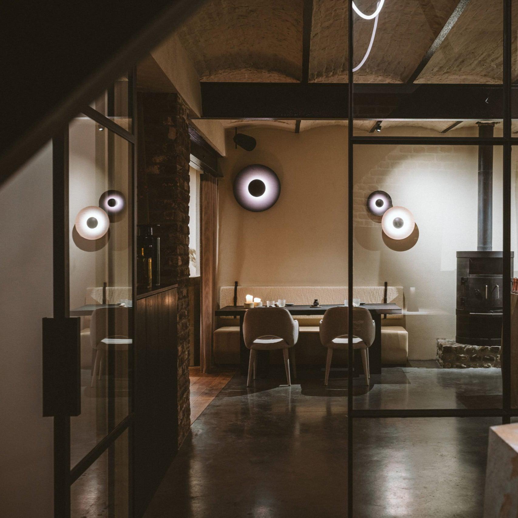 Simplicity Glow Wall Light - Blowlighting