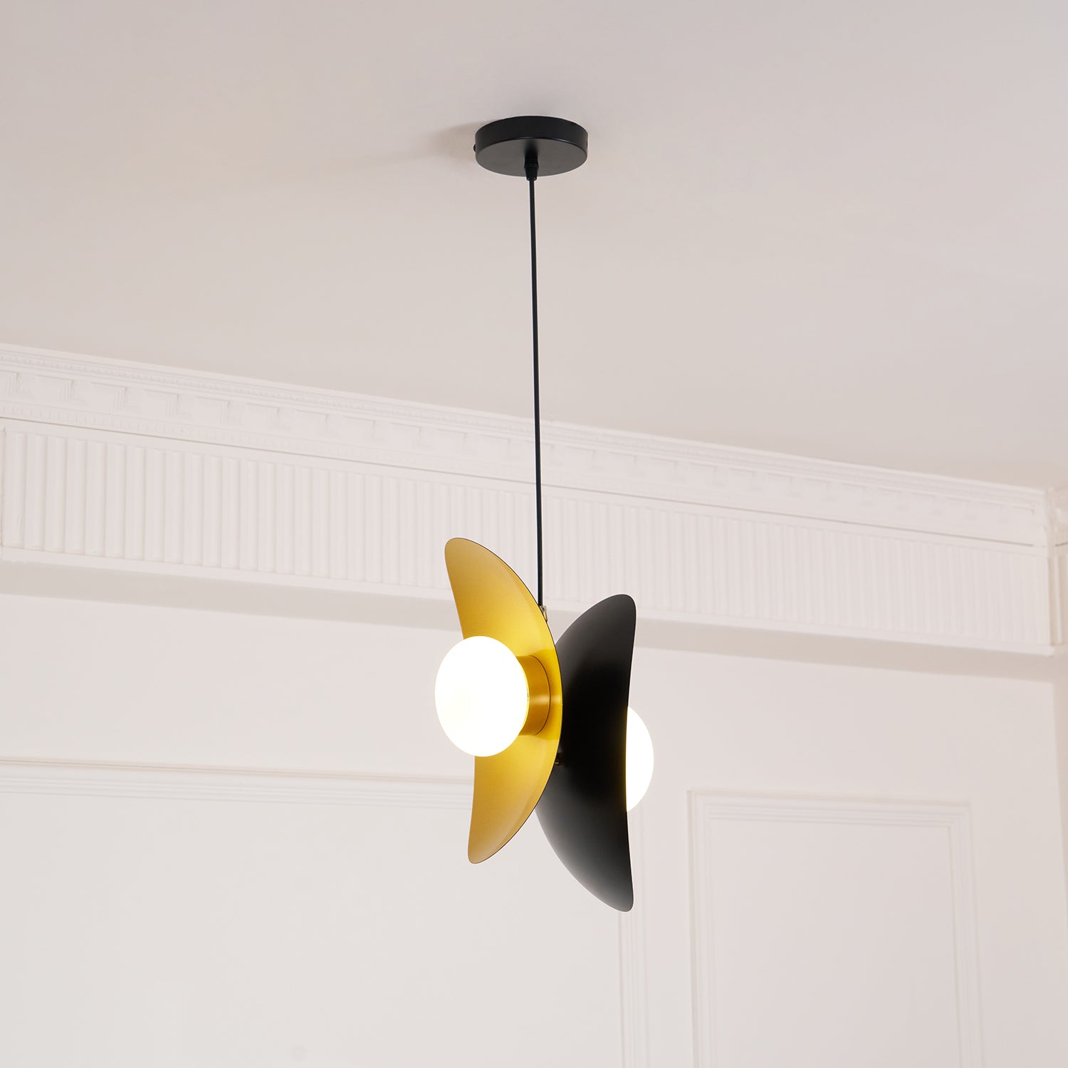 Golden Petal Pendant Lamp - Blowlighting