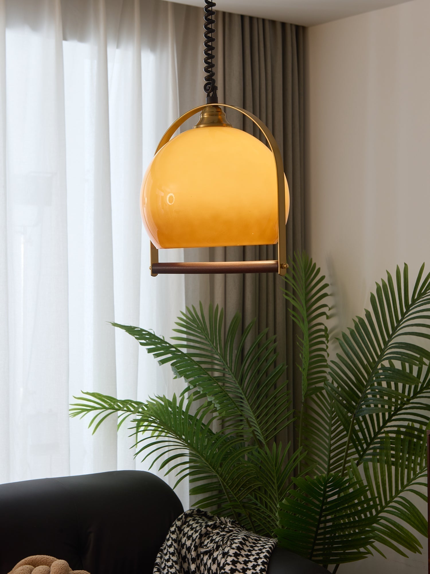 Halcyon Arch Pendant Light - Blowlighting