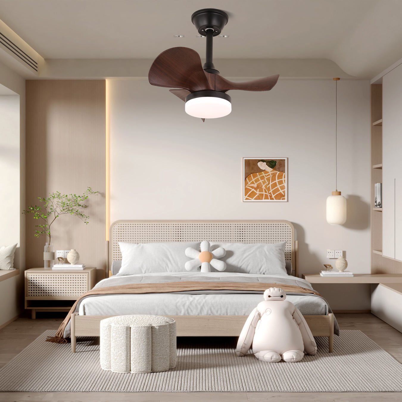 Ventilatore da soffitto moderno Neriah installato in un soggiorno contemporaneo