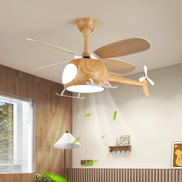 Vista laterale del ventilatore con luce Aviara Modern Wood Breeze