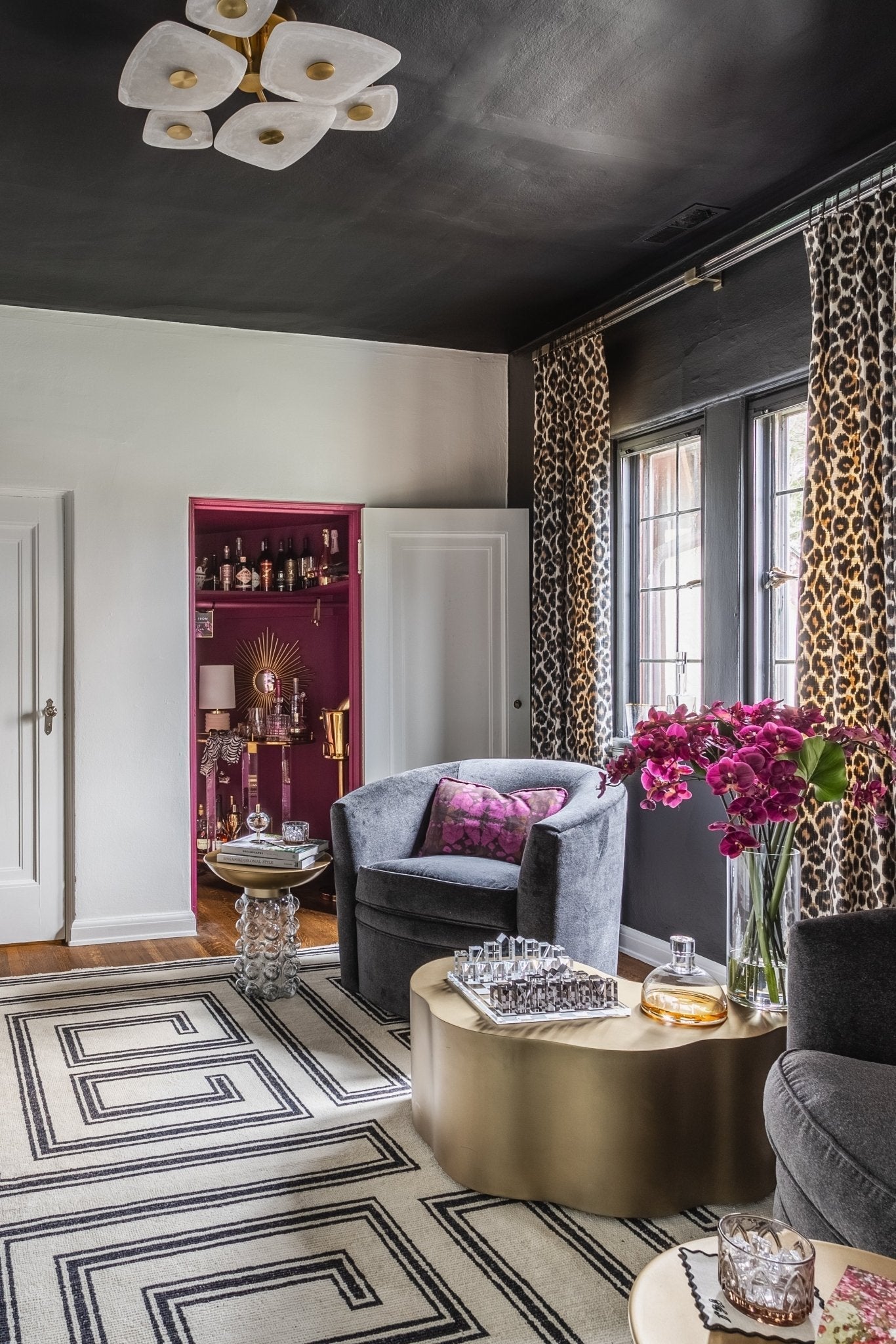 Ilsilyra Petal Shaped Glass Ceiling Light - Neutralighting