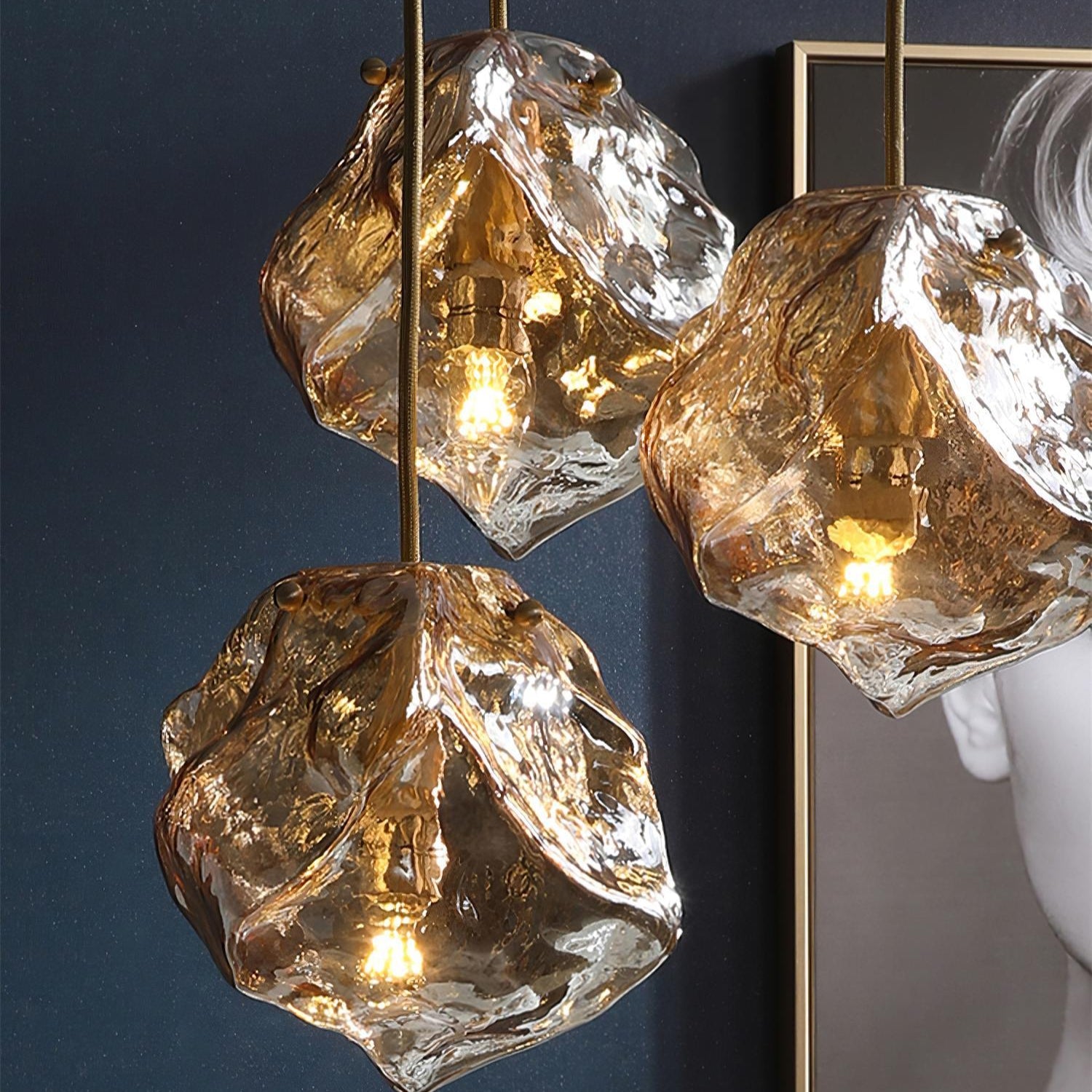 Aria Lampada a Sospensione in Vetro Ghiacciato con Finitura in Ottone