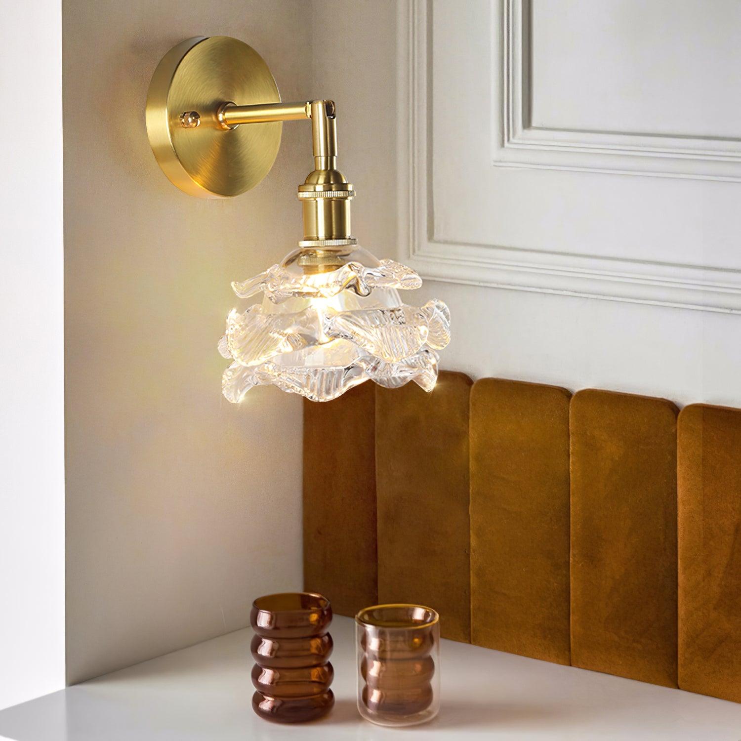Petal Vintage Brass Wall Lamp - Blowlighting