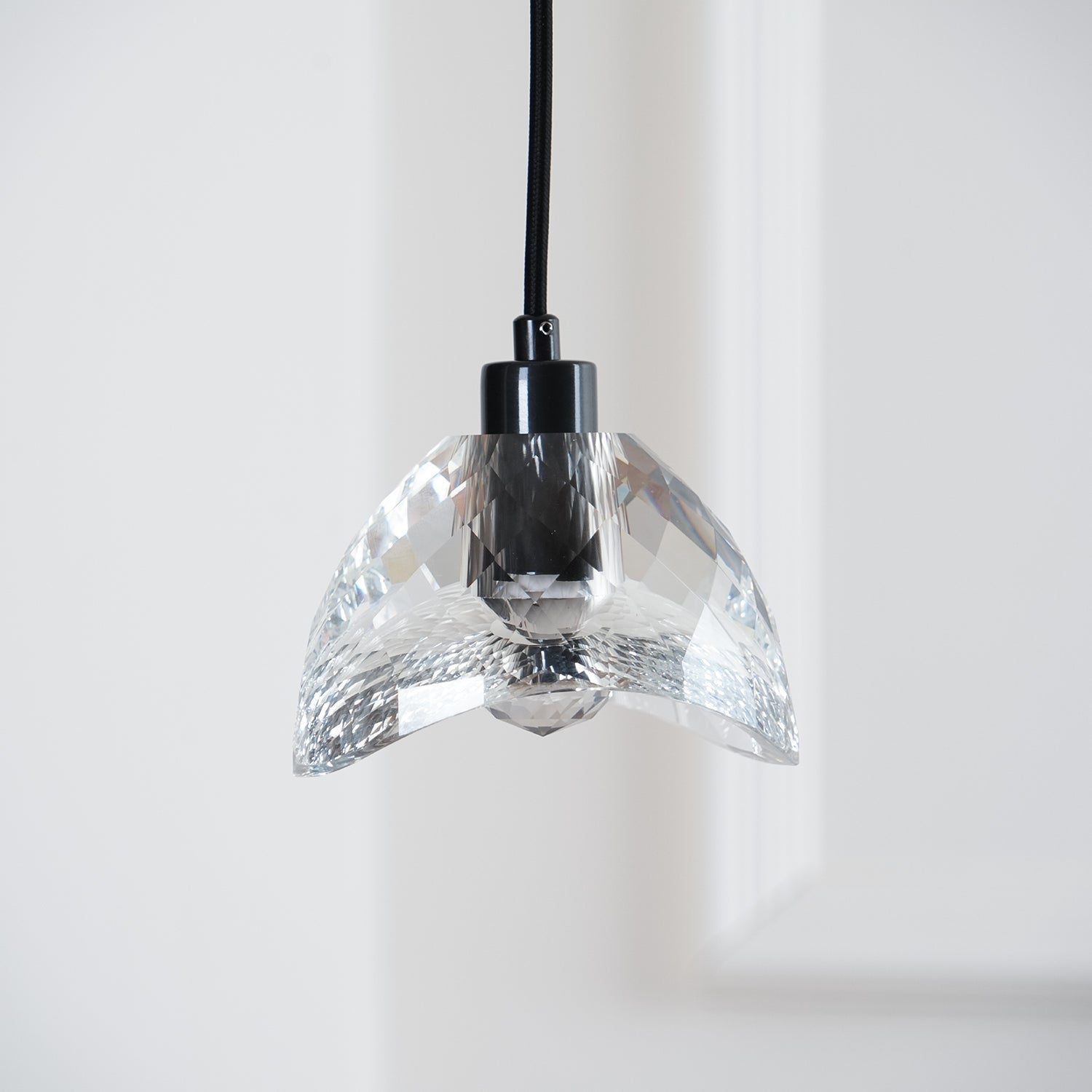 Latham Glass Pendant Lamp - Blowlighting