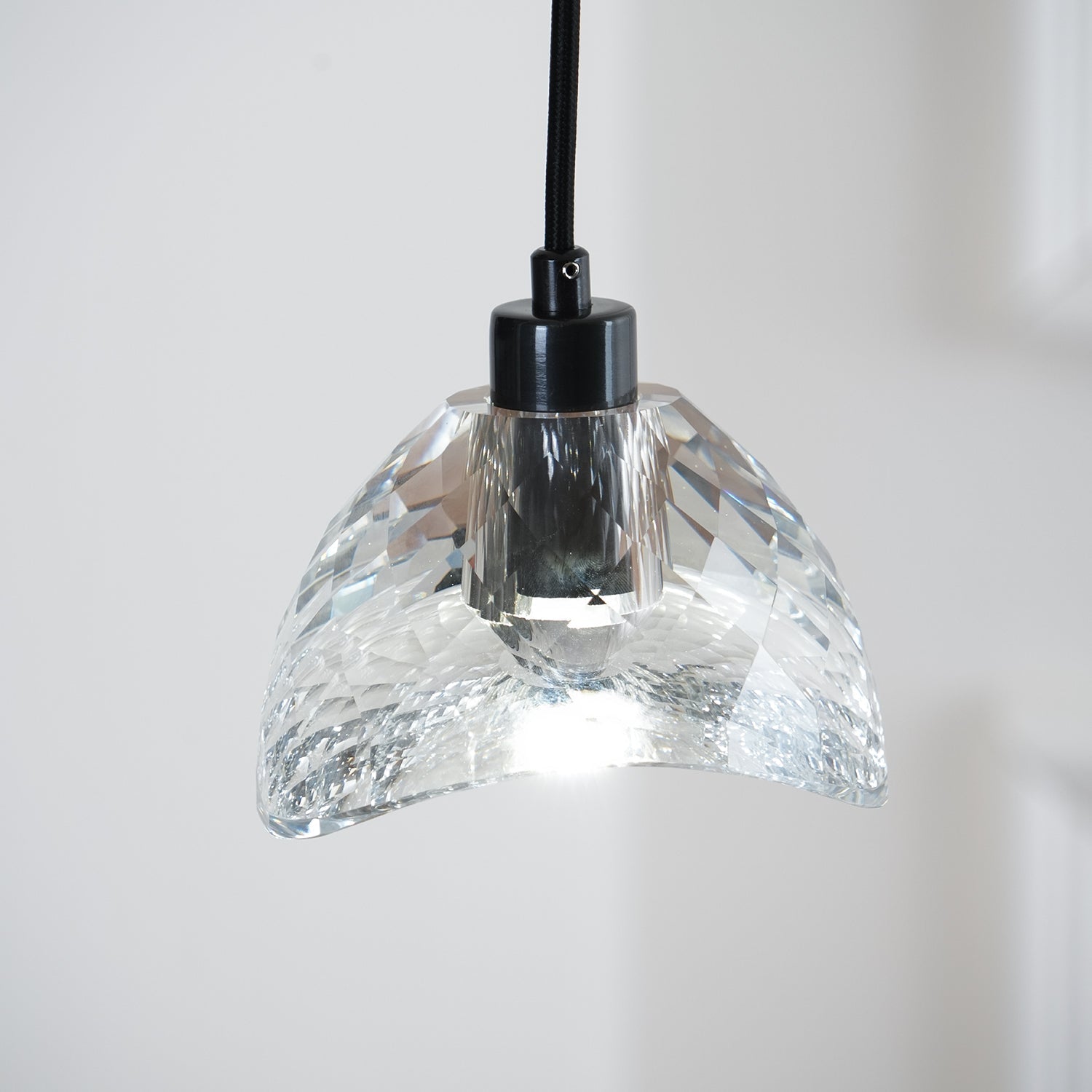 Latham Glass Pendant Lamp - Blowlighting