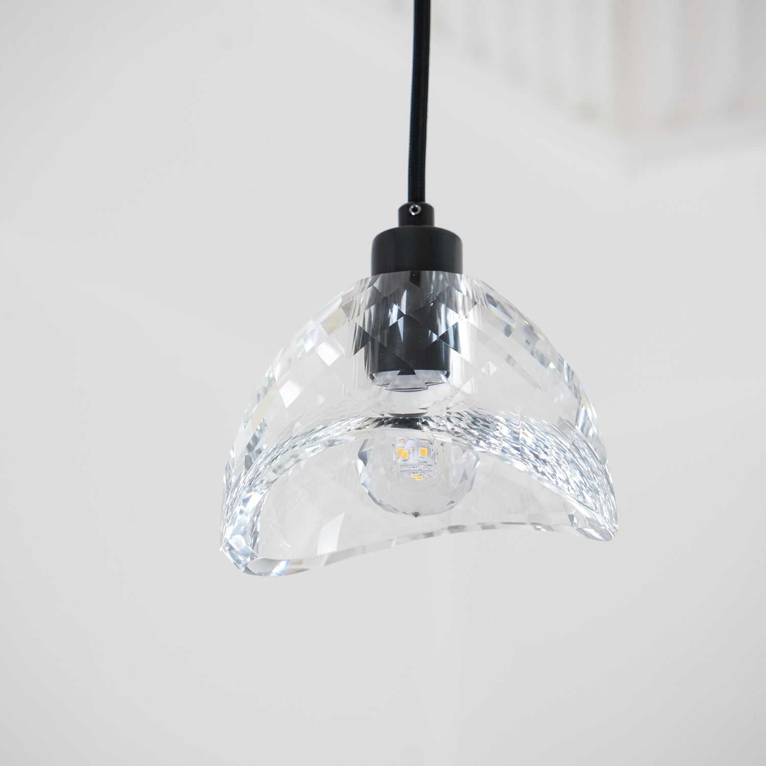 Latham Glass Pendant Lamp - Blowlighting