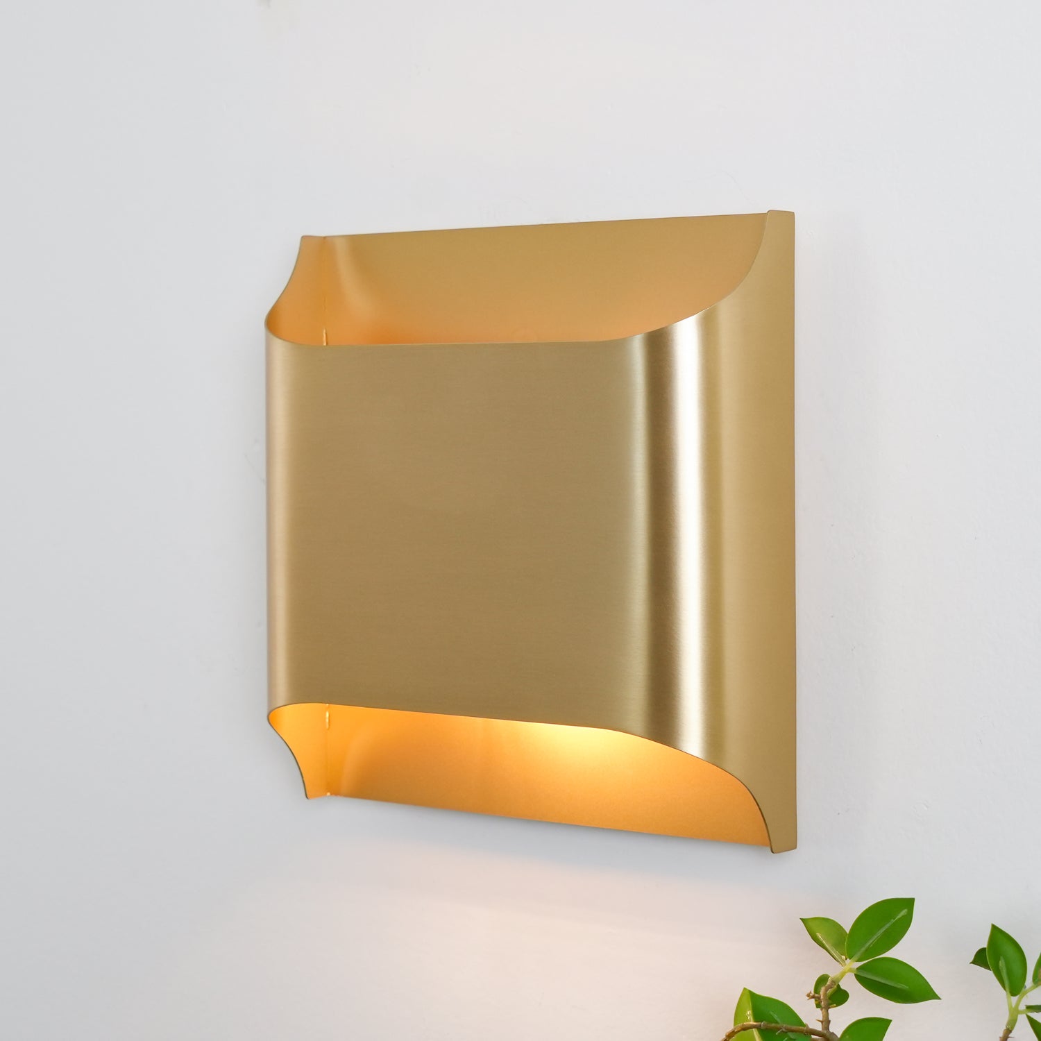 Leclerc Brass Wall Lamp - Blowlighting