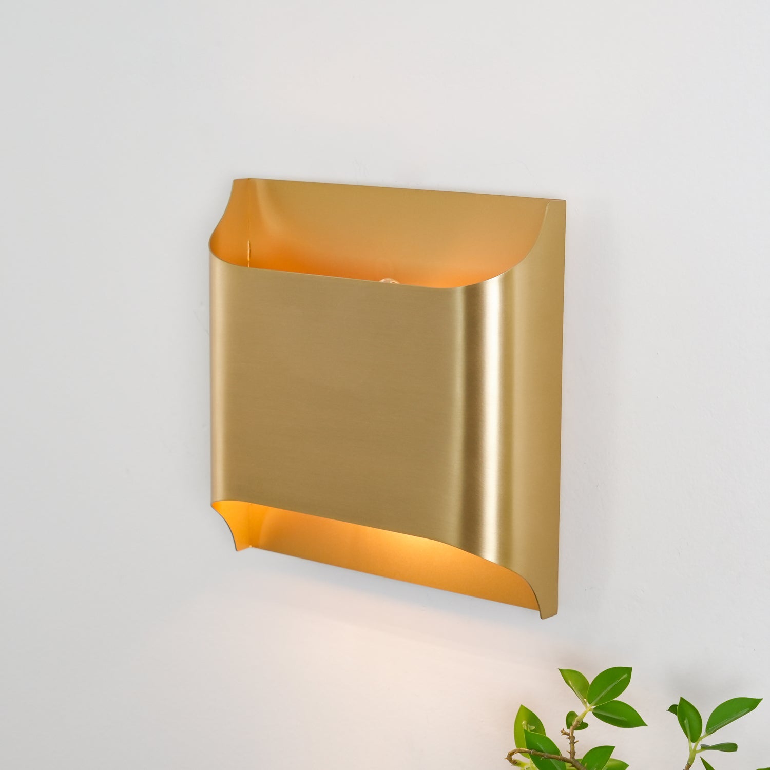 Leclerc Brass Wall Lamp - Blowlighting