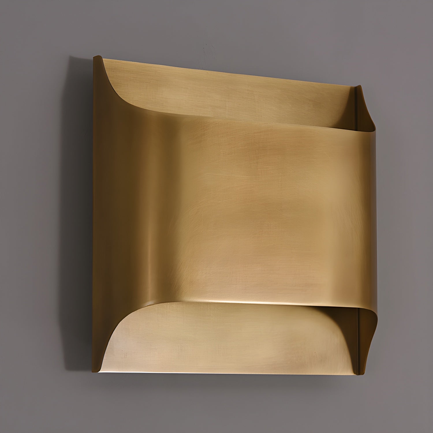 Leclerc Brass Wall Lamp - Blowlighting