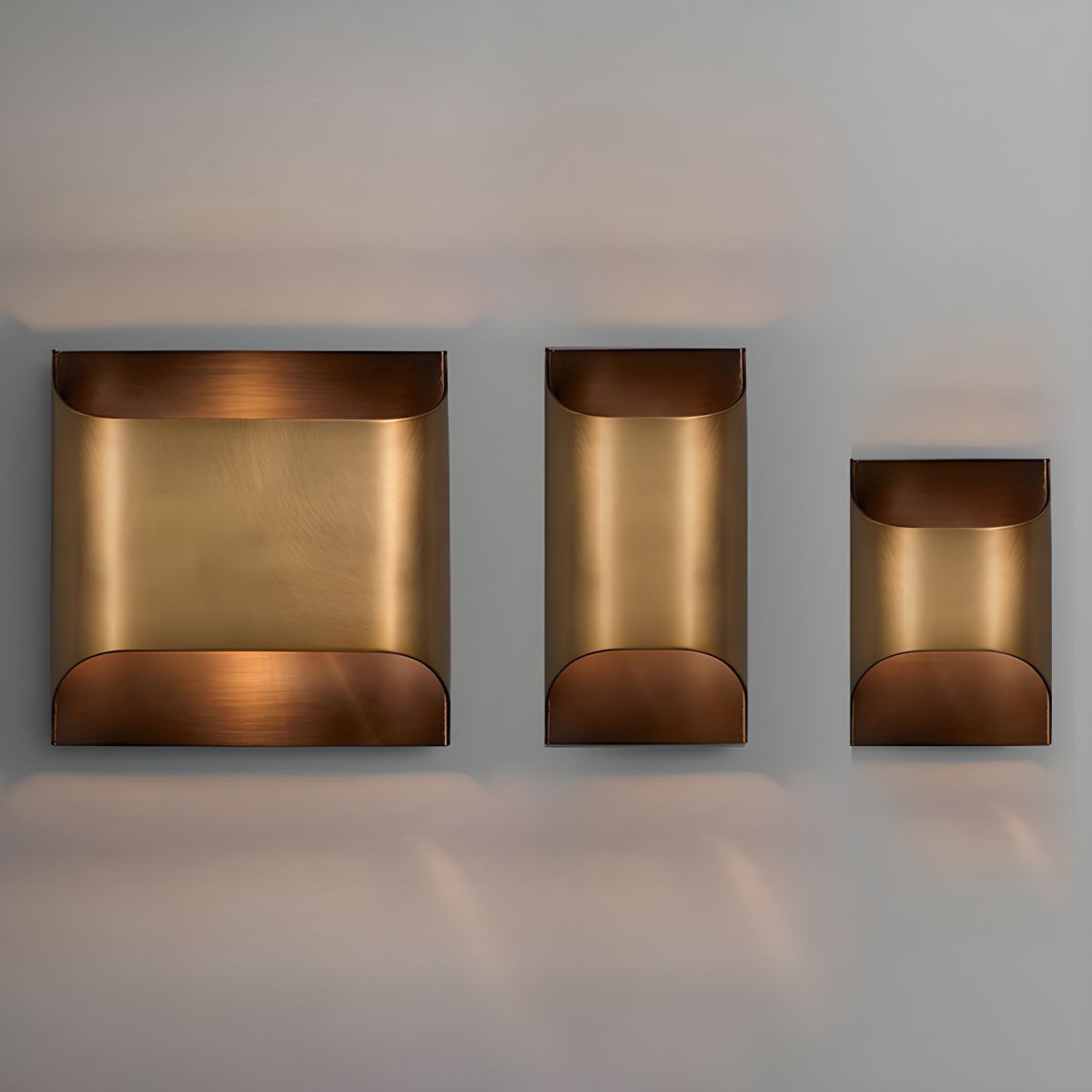 Leclerc Brass Wall Lamp - Blowlighting