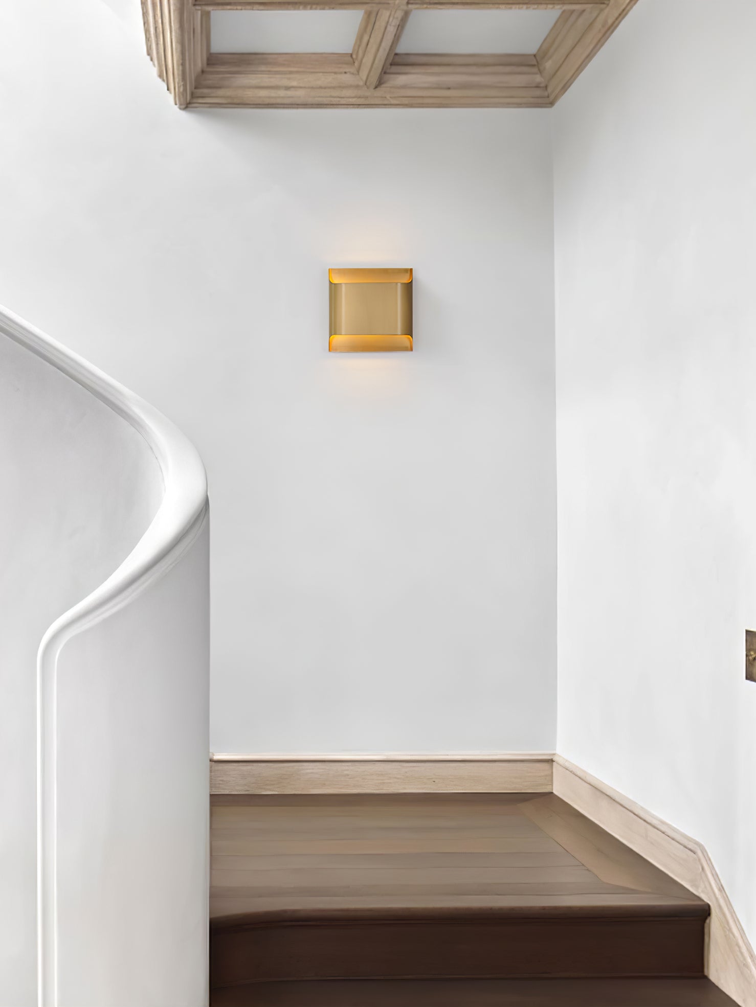 Leclerc Brass Wall Lamp - Blowlighting