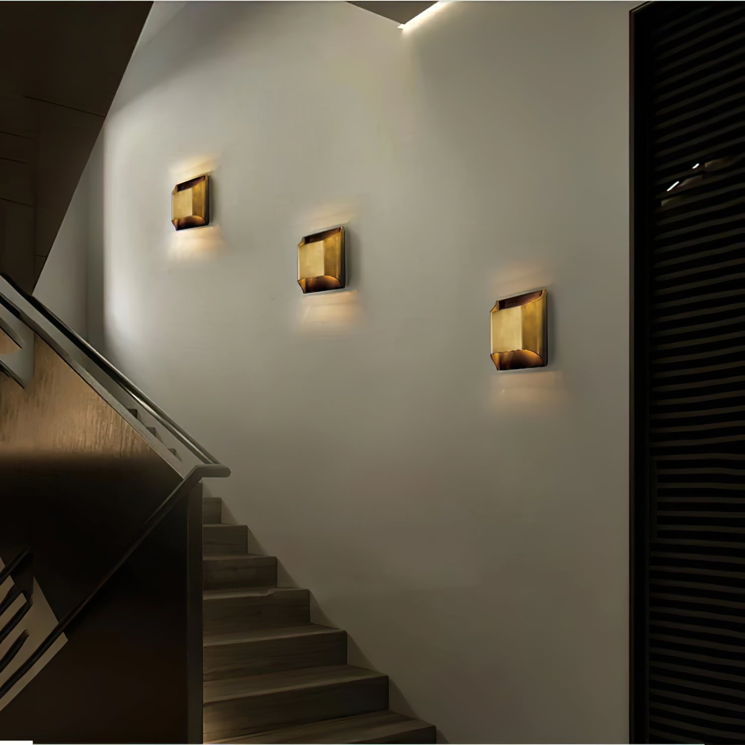 Leclerc Brass Wall Lamp - Blowlighting