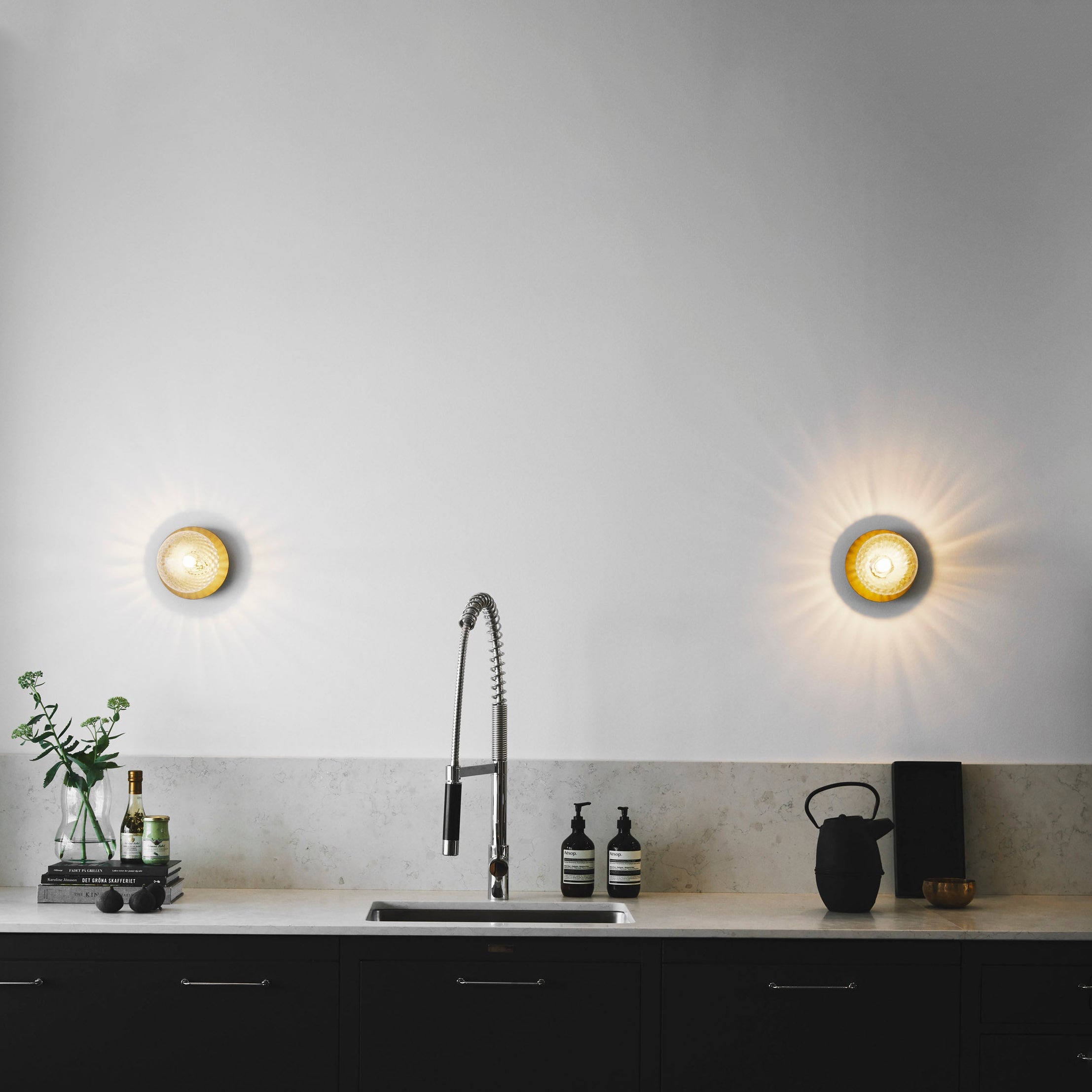 Lunara Wall Lamp - Blowlighting