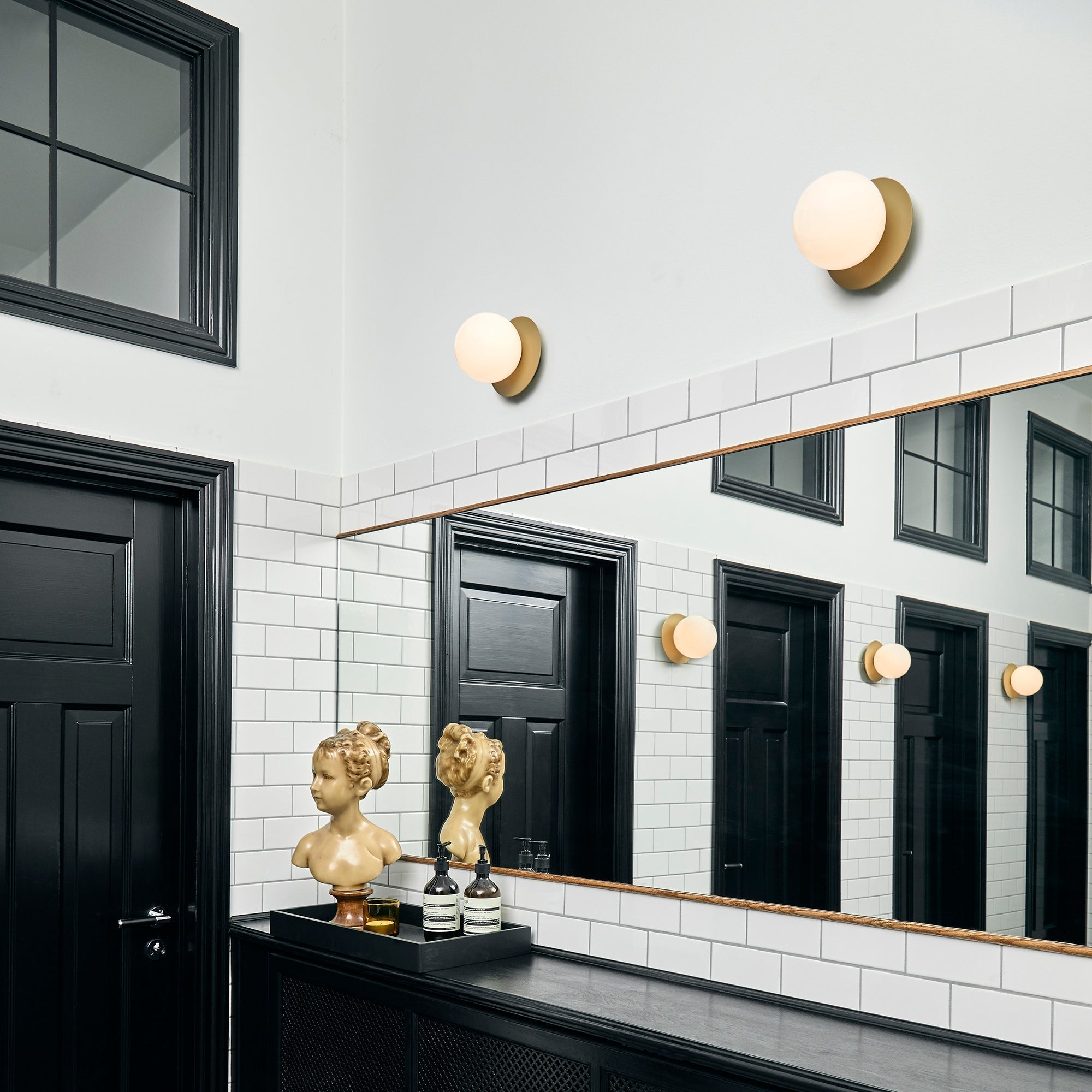Lunara Wall Lamp - Blowlighting