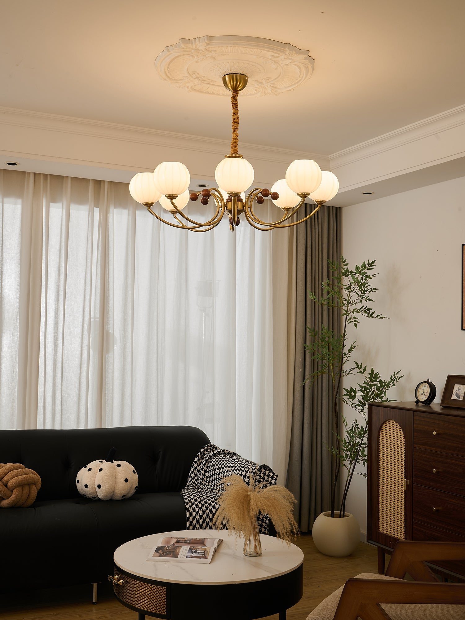 Livia Chandelier - Blowlighting