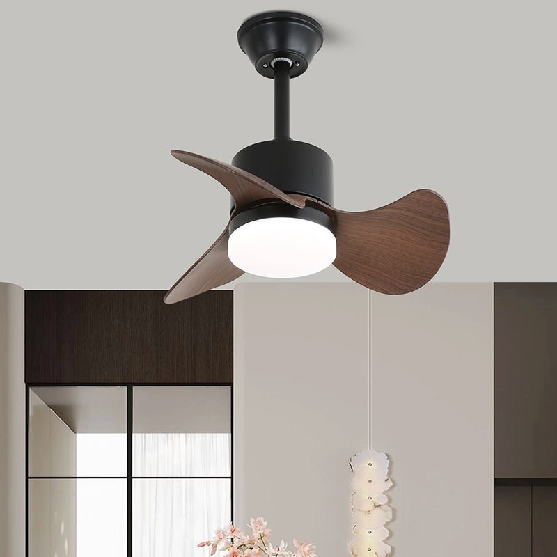 Vista dall'alto del ventilatore da soffitto industriale Daxon con luce