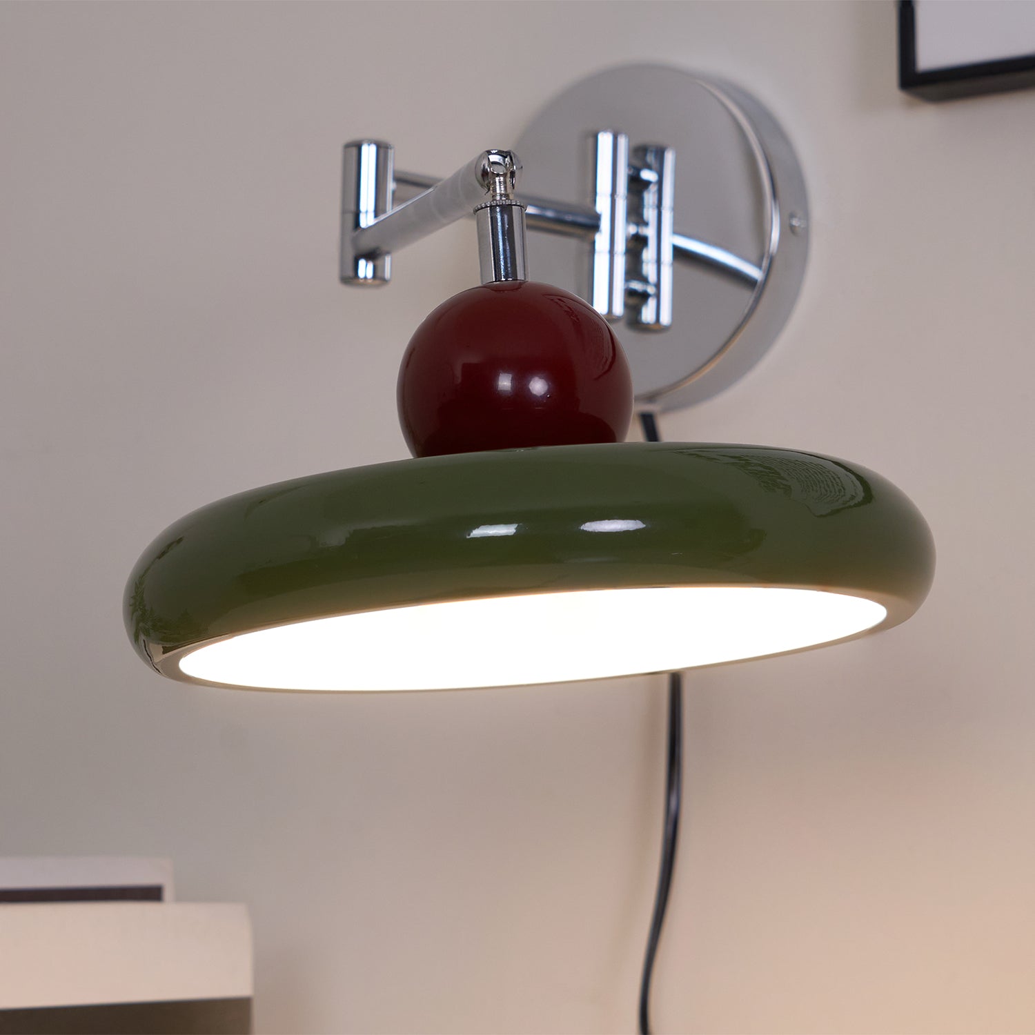 Aria Lampada da Parete con Spina Verde/Beige