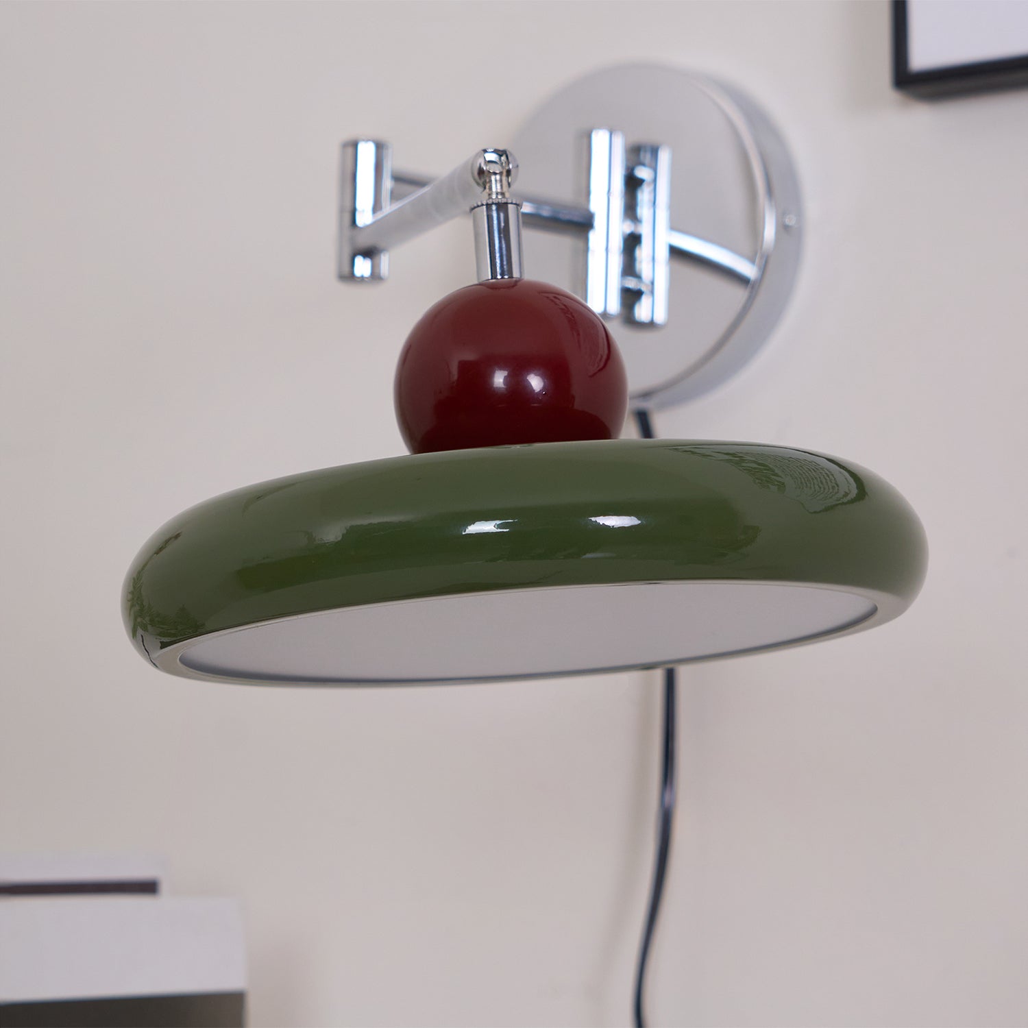 Aria Lampada da Parete con Spina Verde/Beige